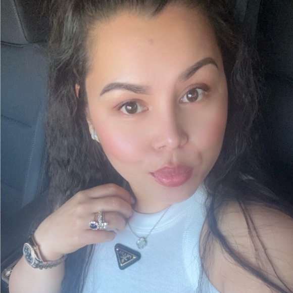 Meet your Posher, Rona - Picture 3 of 3